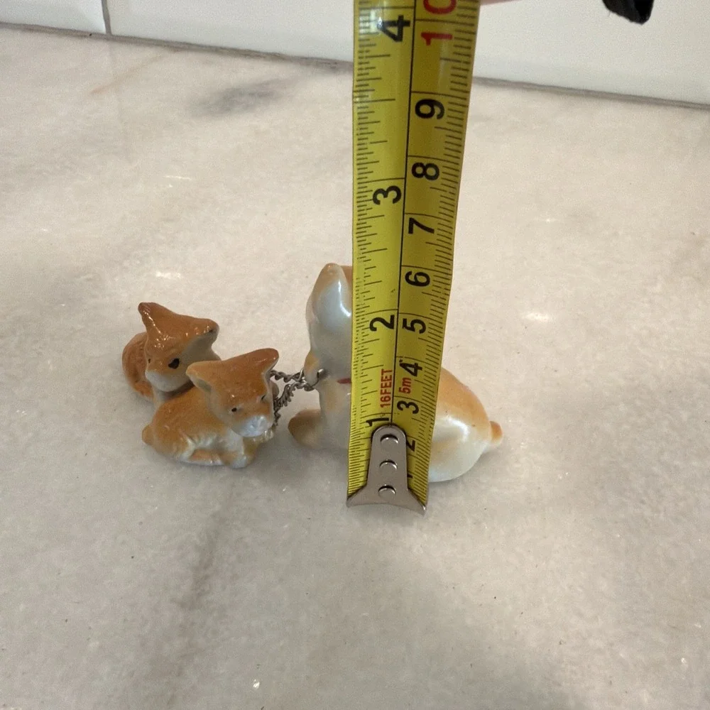 Vtg‎ Porcelain Sitting Boxer Dog w 2 Puppies On Chain Figurine Ceramic Japan MCM